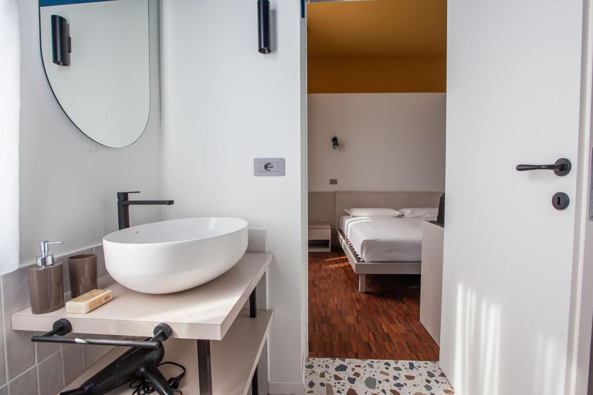 Cvm 19 Hotel Милано Екстериор снимка